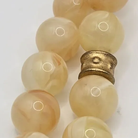 Vintage 2 Strand Choker Necklace Honey Yellow Lucite Beads Gold-Tone Rose Clasp - Picture 6 of 10